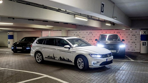 Autonomní parkování se díky Volkswagenu objeví již v blízké budoucnosti